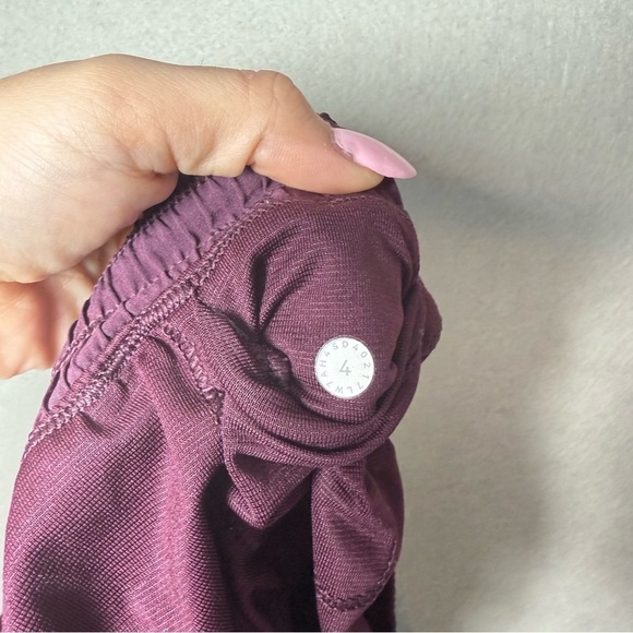 Lululemon Women’s Seek The Heat Short II Purple Athleisure Active Running Yoga 4 - Picture 10 of 10